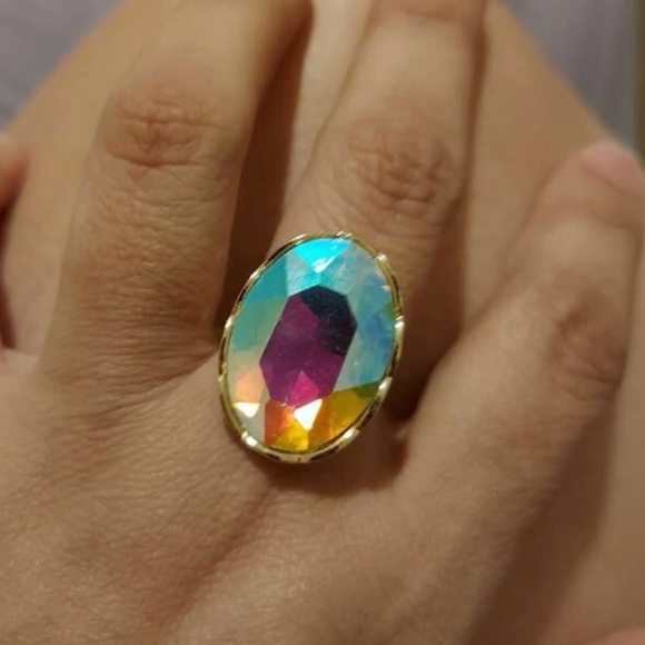 NWT Multifaceted Holographic Iridescent Crystal Cocktail Ring - Oil Slick Tones - Picture 9 of 16